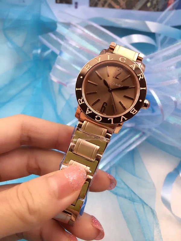 ブルガリ時計正面デザイン